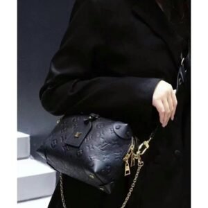 Louis Vuitton Malle Souple Cross bag