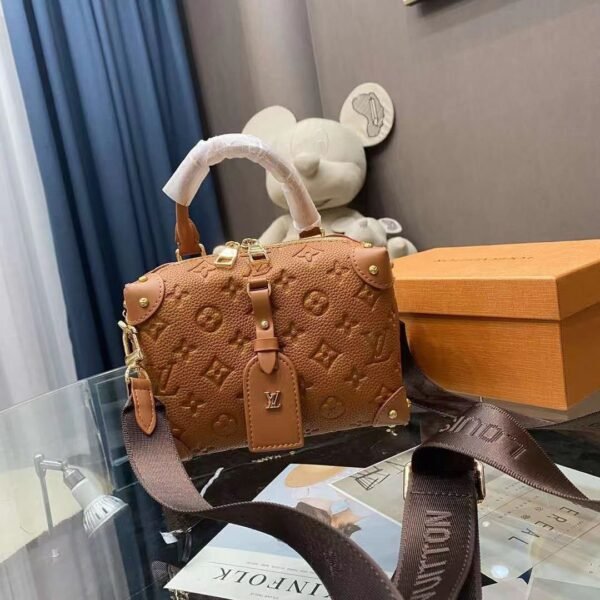 Louis Vuitton Malle Souple Cross bag
