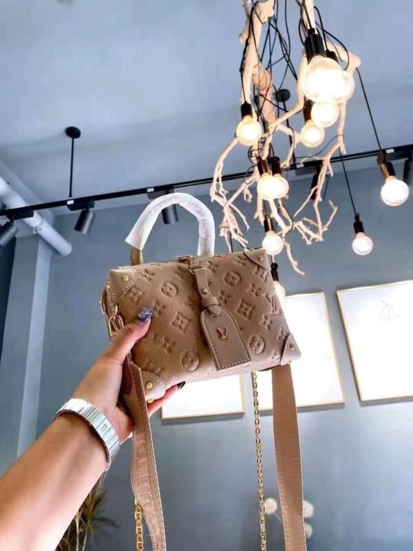Louis Vuitton Malle Souple Cross bag