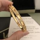 Van Cleef Bangle: A Touch of Elegance in a Simple Box