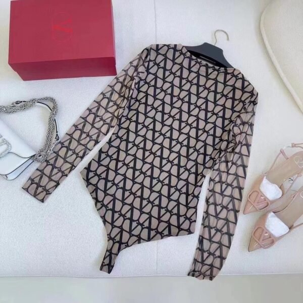 Valentino Sleeve Basic Top: Effortless Elegance