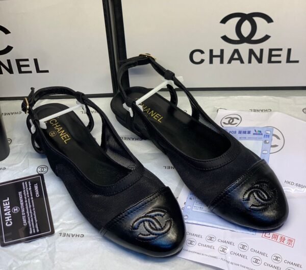 Chanel Blarena: Where Elegance Meets Versatility" 