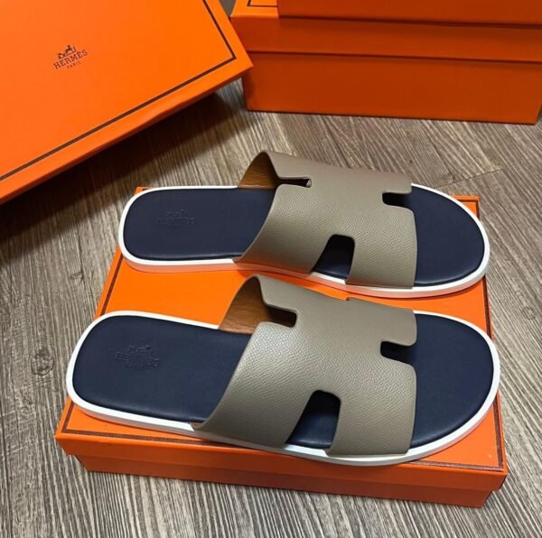 Luxurious Men's Hermes Slippers for Unmatched Comfort 4090
