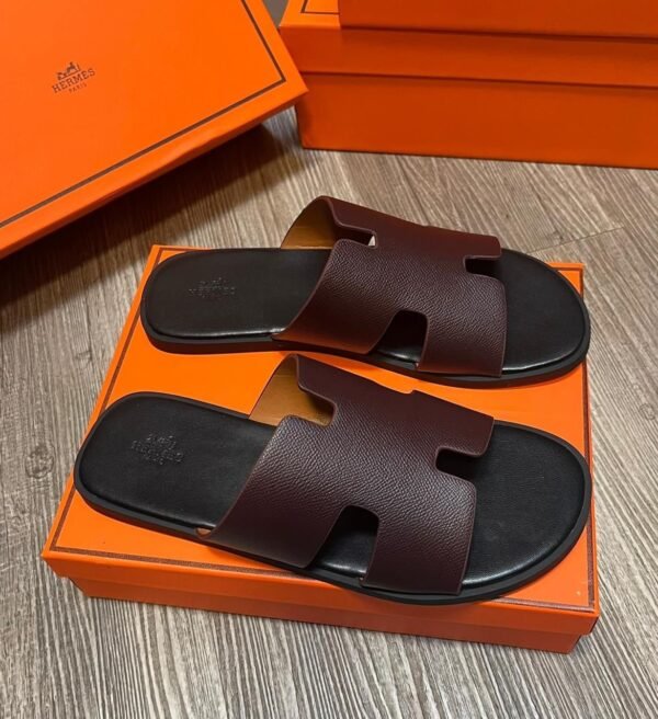 Luxurious Men's Hermes Slippers for Unmatched Comfort 4090