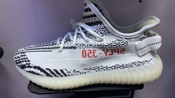 Unisex Yeezy Shoes: Where Comfort Meets Streetwear