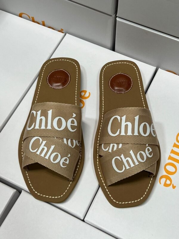 Chloe Women's Flat Slippers: Comfort Meets Contemporary Elegance 4090