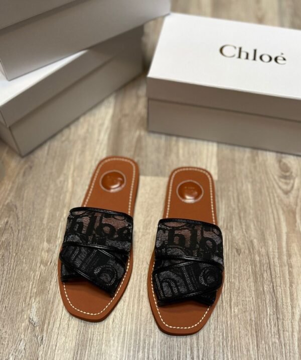 Chloe Women's Flat Slippers: Comfort Meets Contemporary Elegance