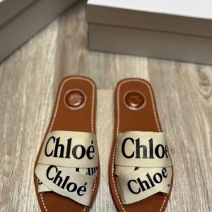 Chloe Women's Flat Slippers: Comfort Meets Contemporary Elegance