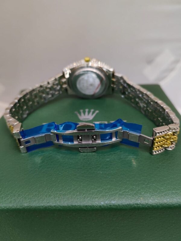"Timeless Elegance with Women's Relox Watches