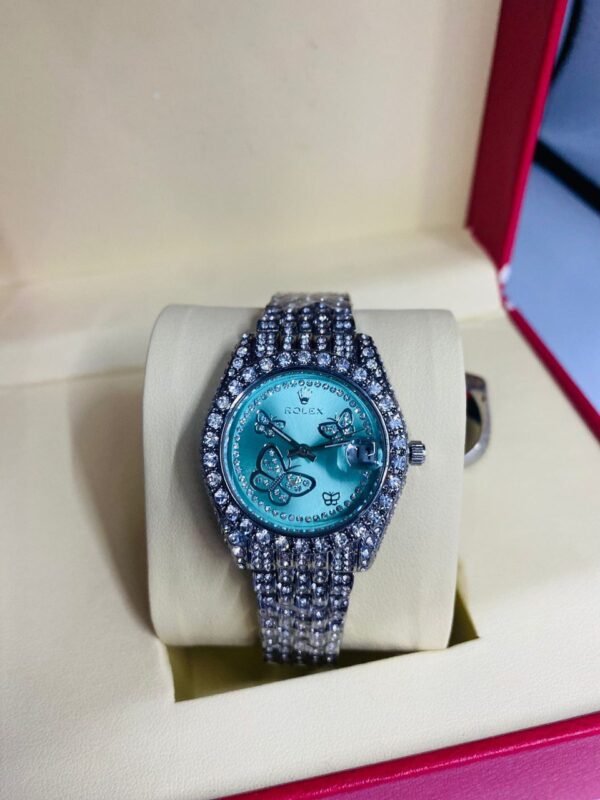 "Timeless Elegance with Women's Relox Watches