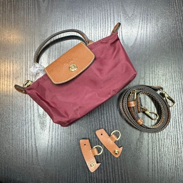 Effortless Style: Longchamp Handbag - Petite Elegance at 20 cm
