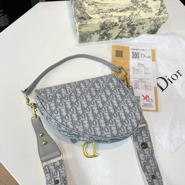 "Dior Delight: Best-Selling Sling Bag - 25x20x6 cm in Original Box"