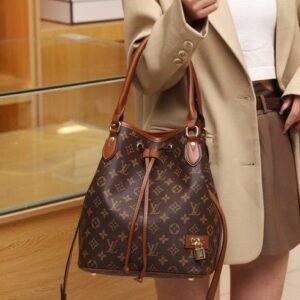 "Luxury Unleashed: Louis Vuitton Big Size Tote Bag - Timeless Elegance"