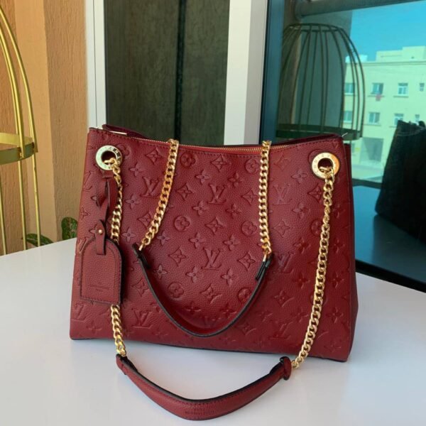 LV Medium Size Bag, a perfect blend of sophistication and style