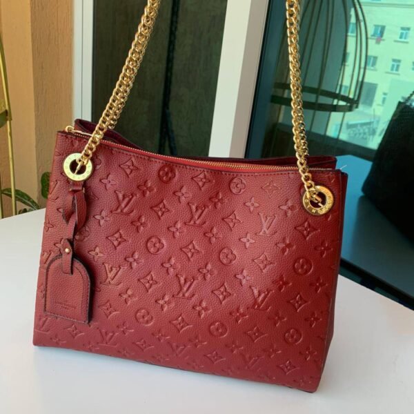 LV Medium Size Bag, a perfect blend of sophistication and style