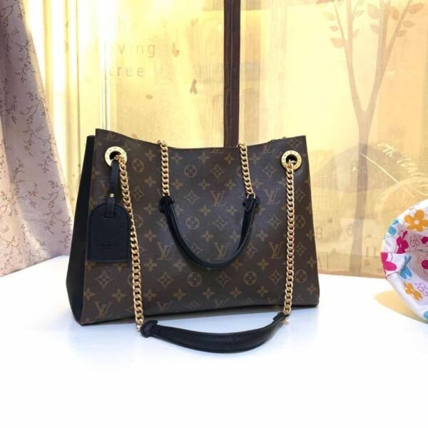 LV Medium Size Bag, a perfect blend of sophistication and style