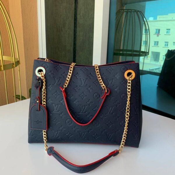 LV Medium Size Bag, a perfect blend of sophistication and style