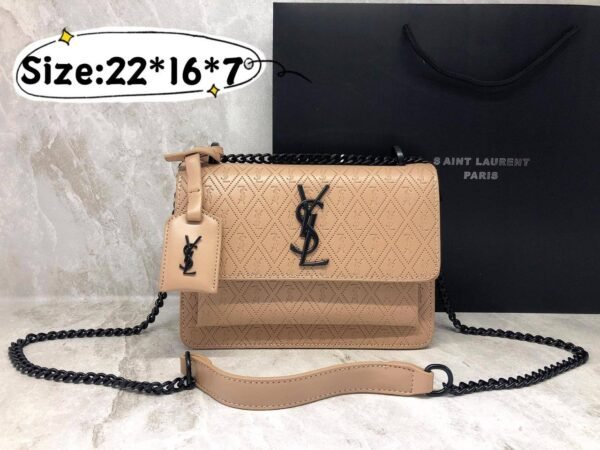 Unveil sophistication with the San Louran Bag! Presented in its original box,  accessory is a blend of style and convenience