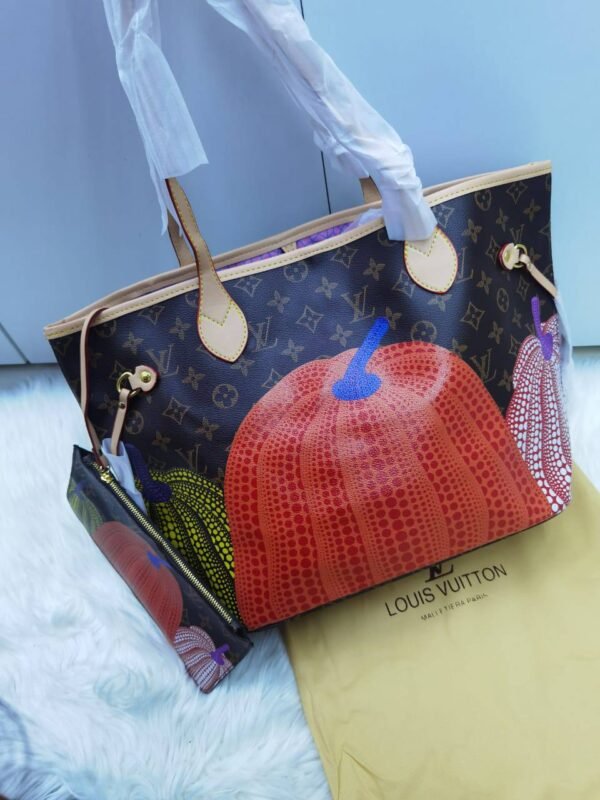 the First Copy Louis Vuitton Neverfull tote bag. With dimensions measuring 45 x 30 cm