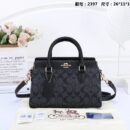 Coach Handbag, a perfect blend of style and practicality 26 x 11 x 17 cm, this handbag offers just the right amount of space for your essentials - 4