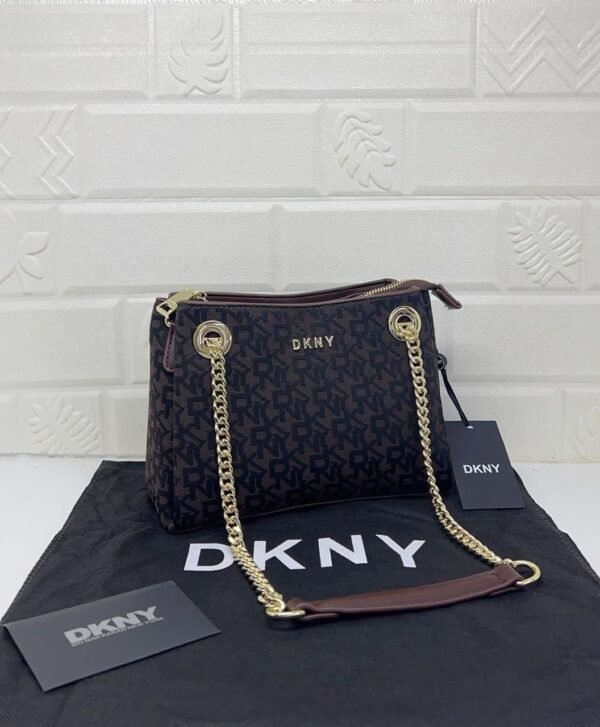 DKNY Sling Bag, a stylish blend of sophistication and practicality 25 x 17 x 10 cm and packaged in its original box