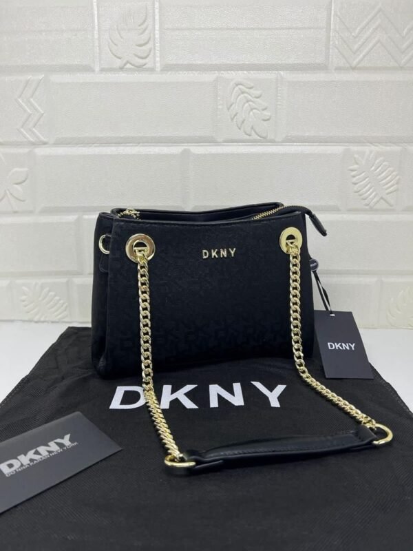 DKNY Sling Bag, a stylish blend of sophistication and practicality 25 x 17 x 10 cm and packaged in its original box